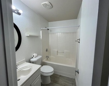 10445 Hideaway Trail - Photo Thumbnail 12