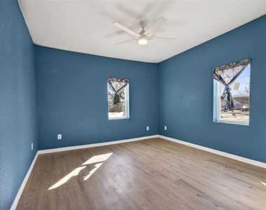 603 E Willingham Street - Photo Thumbnail 9