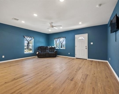 603 E Willingham Street - Photo Thumbnail 4
