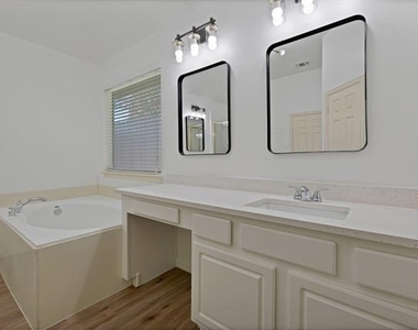 5516 Broken Bend Drive - Photo Thumbnail 17