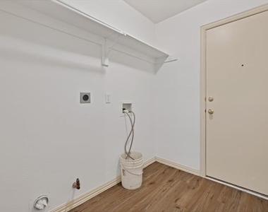 5516 Broken Bend Drive - Photo Thumbnail 22
