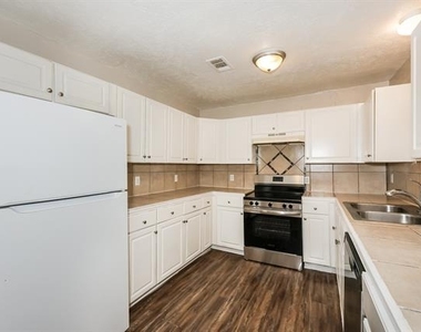 1504 Valley View Street - Photo Thumbnail 6