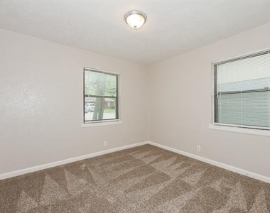 1504 Valley View Street - Photo Thumbnail 11