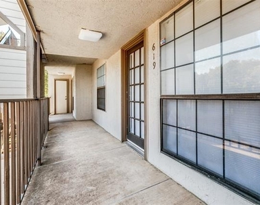 6108 Abrams Road - Photo Thumbnail 11