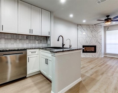 6108 Abrams Road - Photo Thumbnail 7