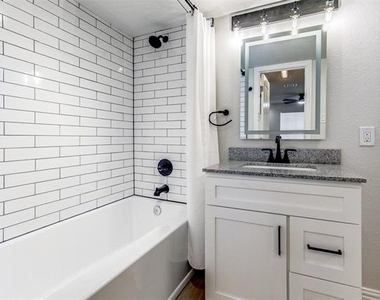 6108 Abrams Road - Photo Thumbnail 10