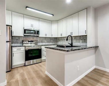 6108 Abrams Road - Photo Thumbnail 4