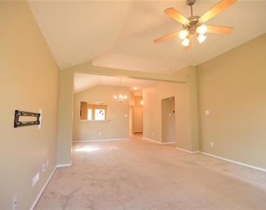 104 Meadow View Lane - Photo Thumbnail 2