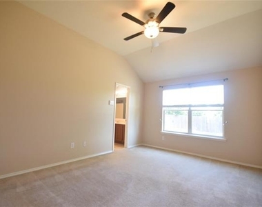 104 Meadow View Lane - Photo Thumbnail 10