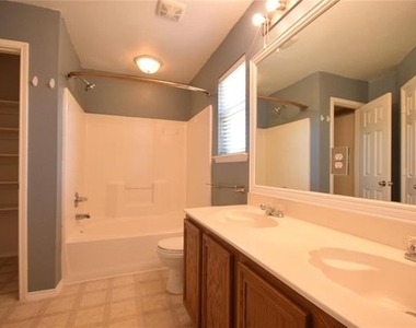 104 Meadow View Lane - Photo Thumbnail 9
