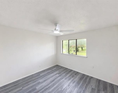 1021 Irene Drive - Photo Thumbnail 10