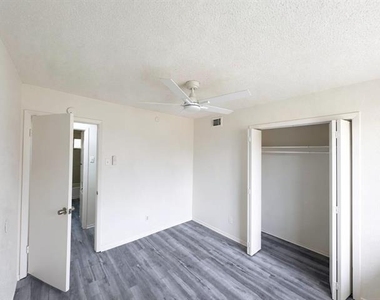 1021 Irene Drive - Photo Thumbnail 4