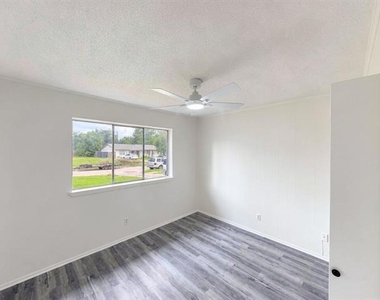 1021 Irene Drive - Photo Thumbnail 1