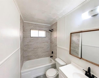 1021 Irene Drive - Photo Thumbnail 9