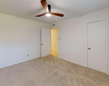 12220 Hightower Place - Photo Thumbnail 15
