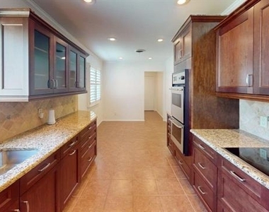 12220 Hightower Place - Photo Thumbnail 2