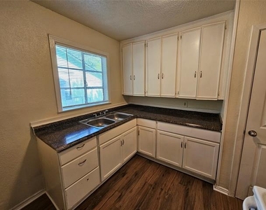 6540 Hollis Avenue - Photo Thumbnail 9