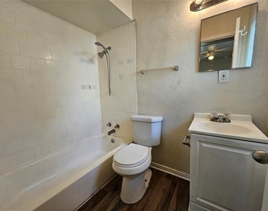 6540 Hollis Avenue - Photo Thumbnail 5
