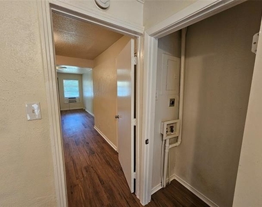 6540 Hollis Avenue - Photo Thumbnail 13