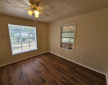 6540 Hollis Avenue - Photo Thumbnail 11