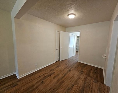 6540 Hollis Avenue - Photo Thumbnail 6