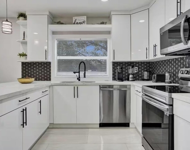 1701 Jefferson Street - Photo Thumbnail 10