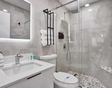 1701 Jefferson Street - Photo Thumbnail 4