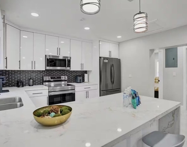 1701 Jefferson Street - Photo Thumbnail 1