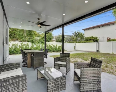 1701 Jefferson Street - Photo Thumbnail 2