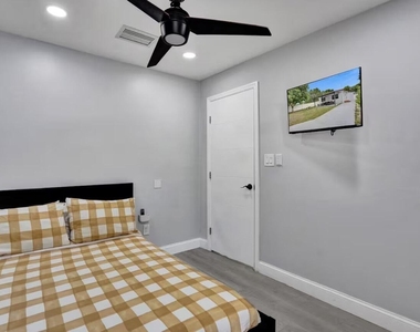 1701 Jefferson Street - Photo Thumbnail 17