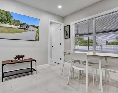 1701 Jefferson Street - Photo Thumbnail 13