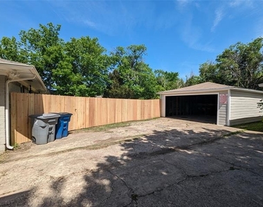 10008 Olmos Drive - Photo Thumbnail 13