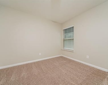 1310 Barrel Drive - Photo Thumbnail 10