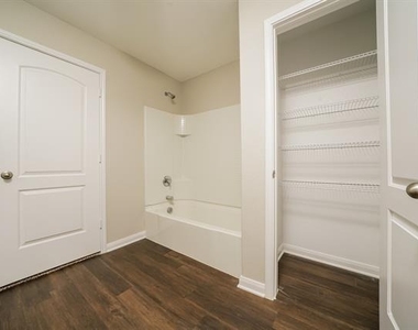 1310 Barrel Drive - Photo Thumbnail 11