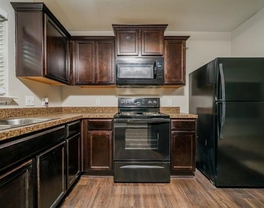 1310 Barrel Drive - Photo Thumbnail 5
