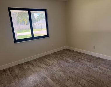 1117 Se Stewart Road - Photo Thumbnail 8