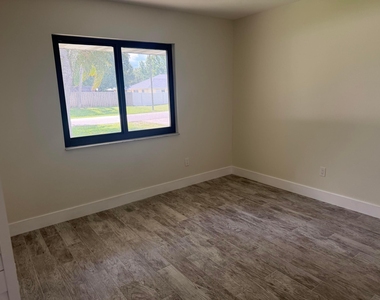 1117 Se Stewart Road - Photo Thumbnail 12