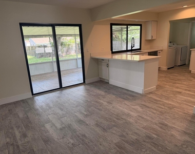1117 Se Stewart Road - Photo Thumbnail 4