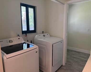 1117 Se Stewart Road - Photo Thumbnail 3