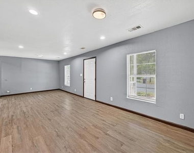601 Royal Street - Photo Thumbnail 12