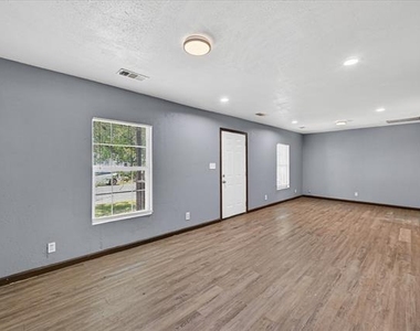 601 Royal Street - Photo Thumbnail 8