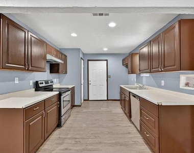 601 Royal Street - Photo Thumbnail 3