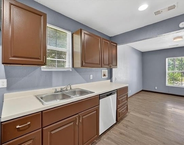 601 Royal Street - Photo Thumbnail 5