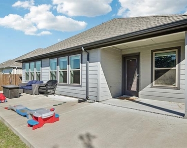 312 Scenic Point Drive - Photo Thumbnail 26