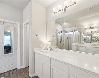 312 Scenic Point Drive - Photo Thumbnail 39