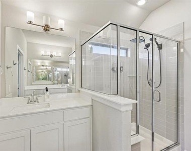 312 Scenic Point Drive - Photo Thumbnail 24