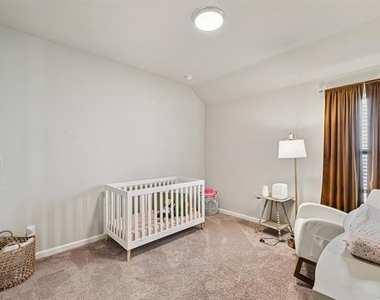 312 Scenic Point Drive - Photo Thumbnail 15