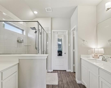 312 Scenic Point Drive - Photo Thumbnail 22