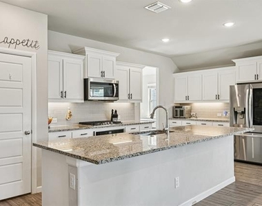 312 Scenic Point Drive - Photo Thumbnail 35