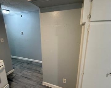 100 E Brown Street - Photo Thumbnail 7